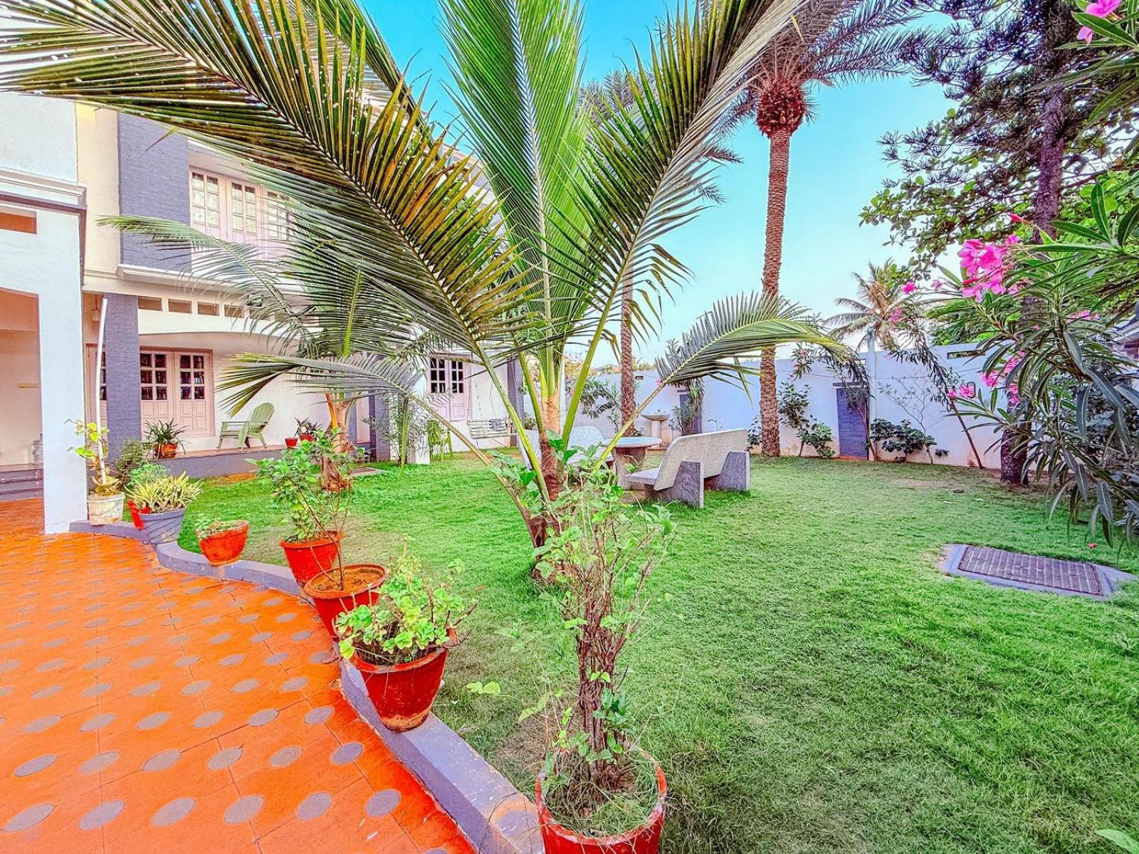Akkarai Luxury Villa
